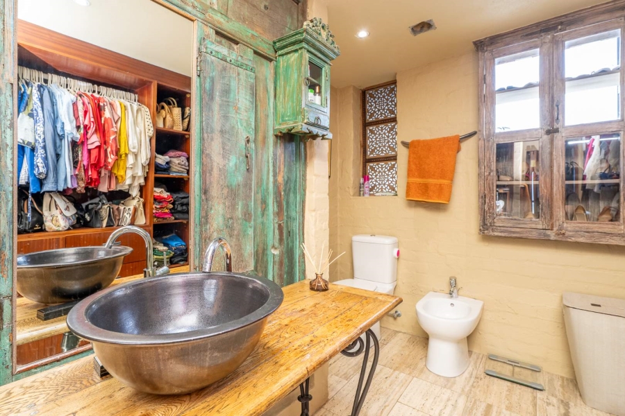 4 Bedroom Property for Sale in Gordons Bay Western Cape